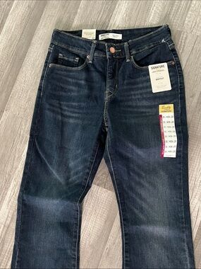 Signature Levi Strauss women’s bootcut Jeans - Dark Blue